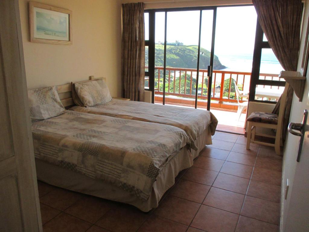 Hole_in_the_wall_Sea_View_Cottage_1.jpg